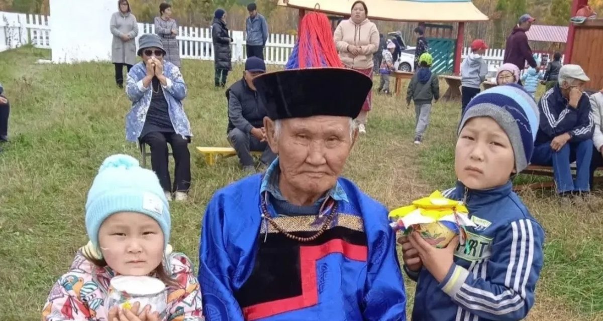 Житель Зугмары с 10 лет помогал колхозу, водил тяжёлый КрАЗ и отметил 95-летие